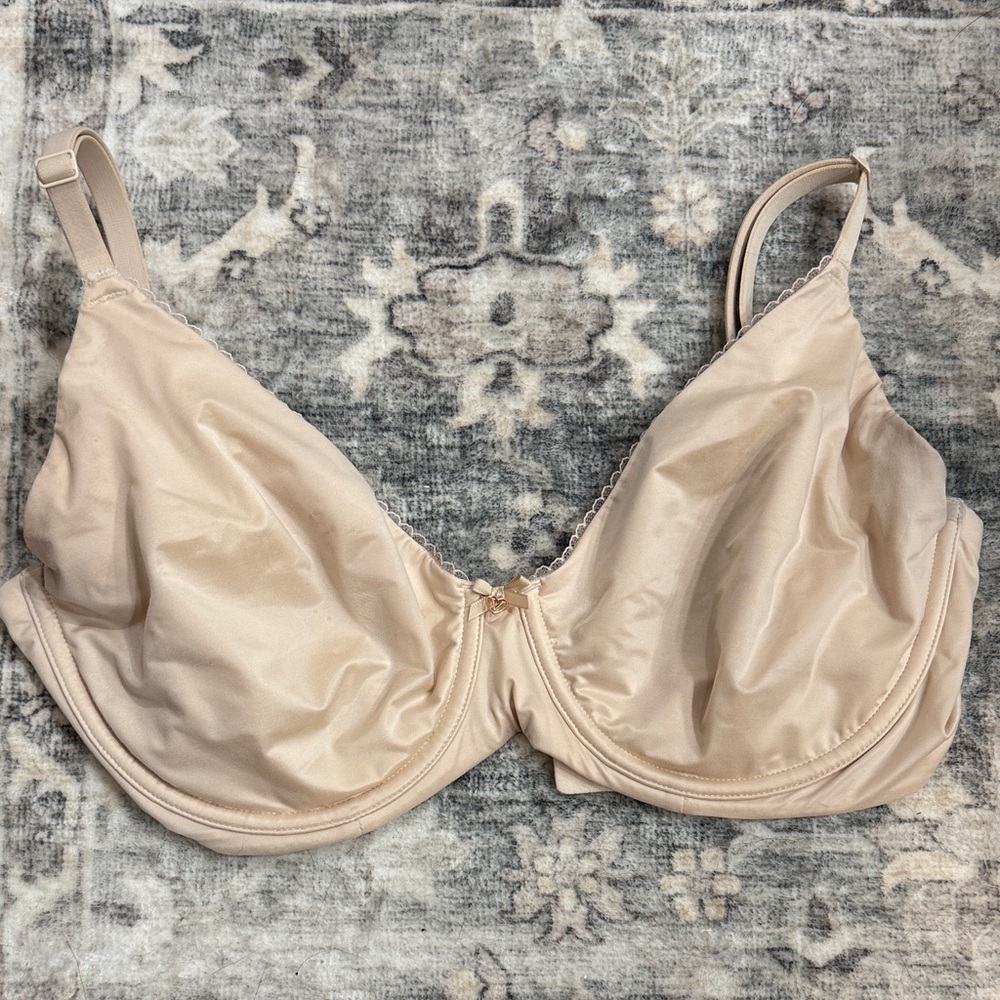 Victoria’s Secret minimizer bra